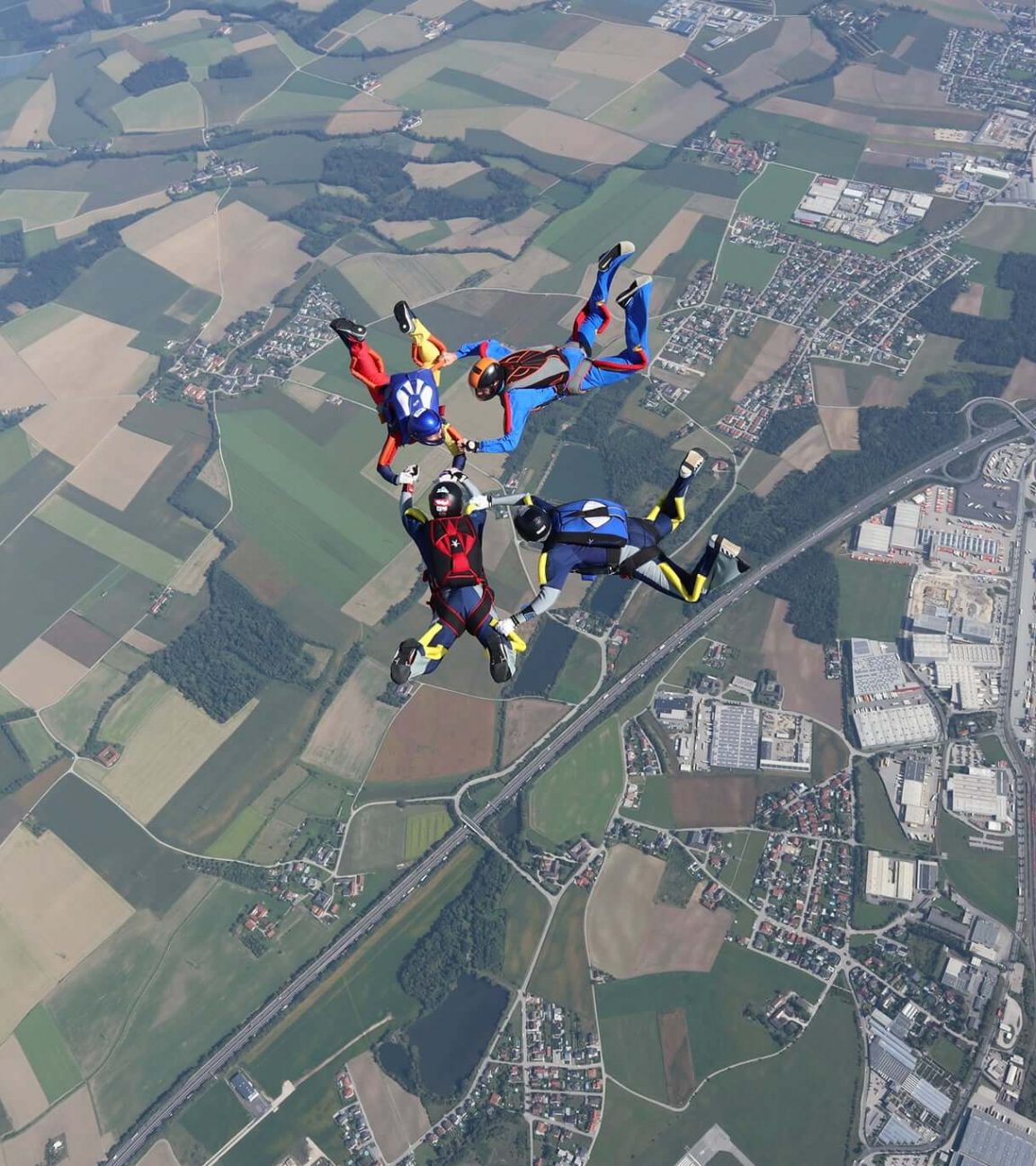 Airvolution – 4-way formation Skydive Team